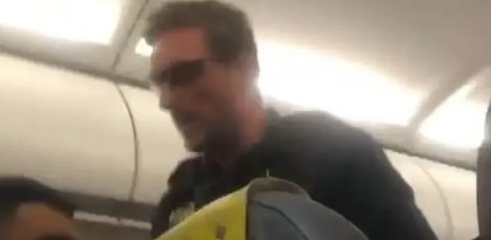 الشاب المصرى محمود عبد الستار