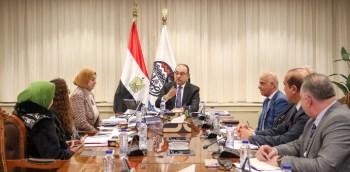 اجتماع وزير قطاع الأعمال بمجلس إدارة مصر للسياحة
